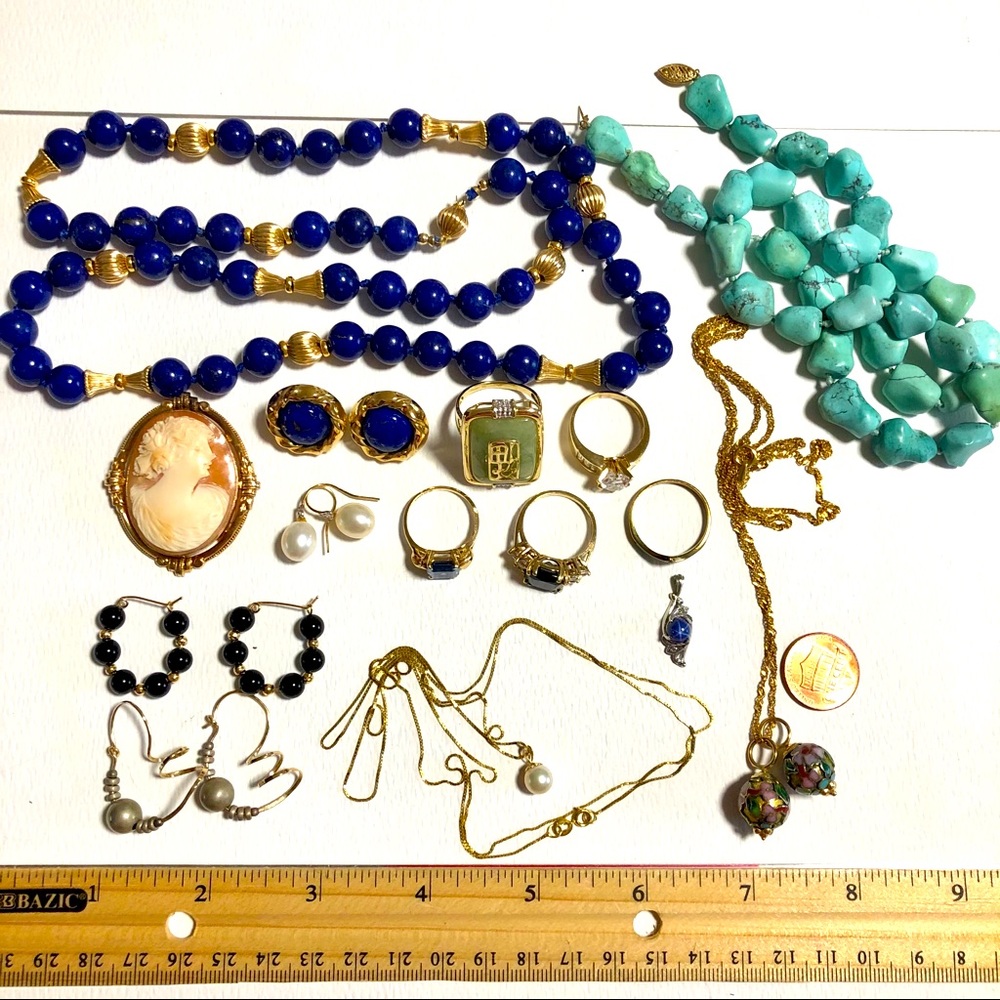 14k, 10k and other gold jewelry group
